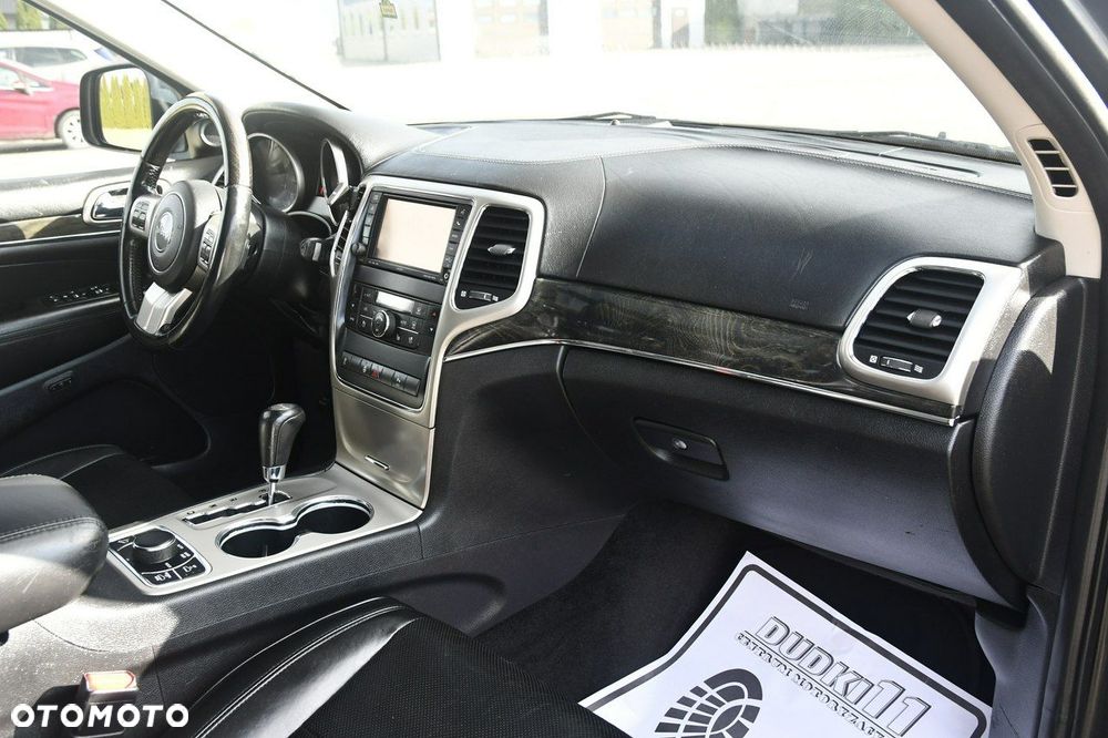 Jeep Grand Cherokee - 28