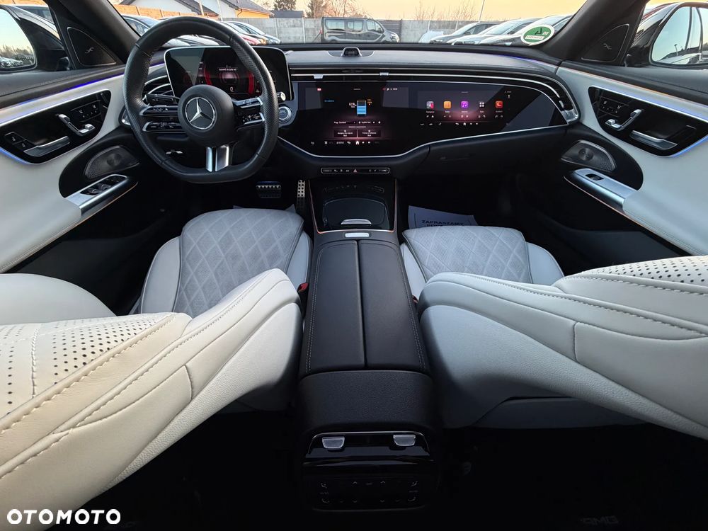 Mercedes-Benz Klasa E 400e 4Matic 9G-TRONIC - 40