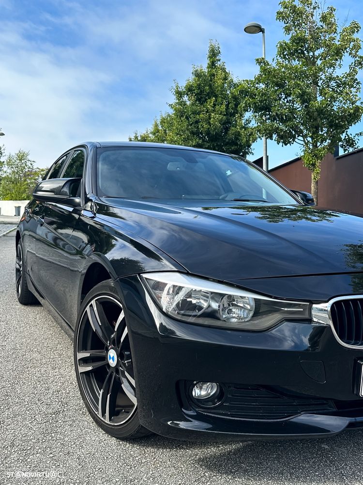 BMW 318 d Luxury Line - 3