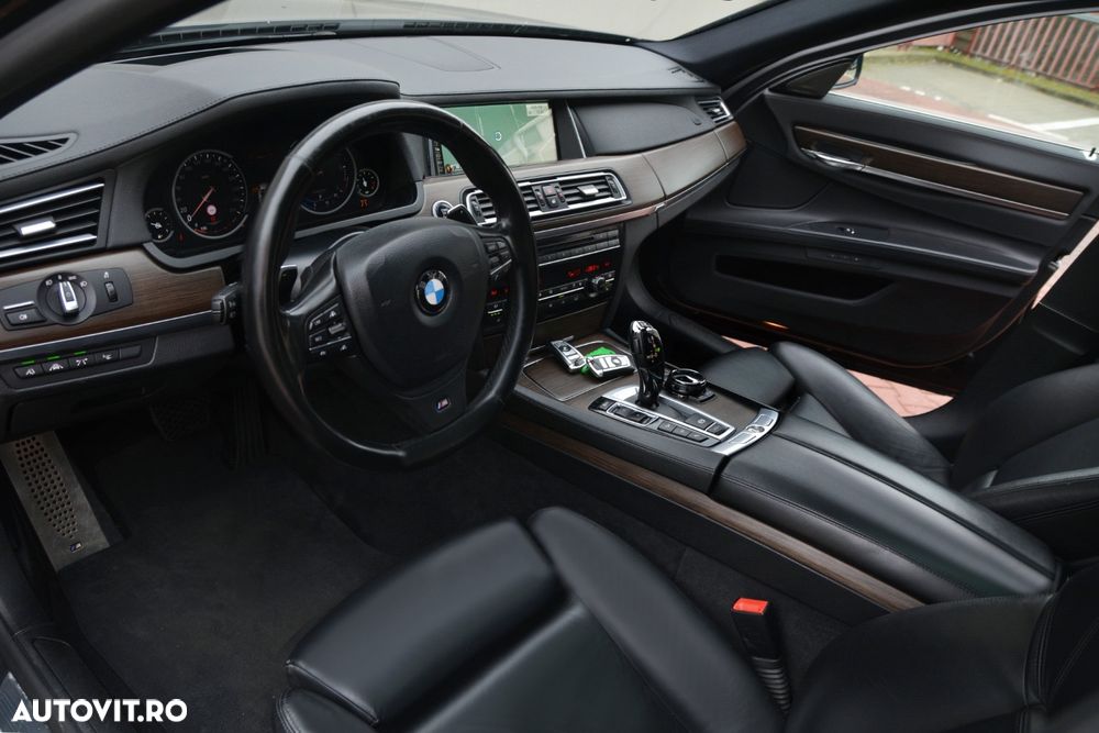 BMW Seria 7 740d xDrive - 17