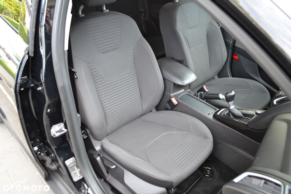 Ford Focus SW 1.0 EcoBoost Titanium - 25