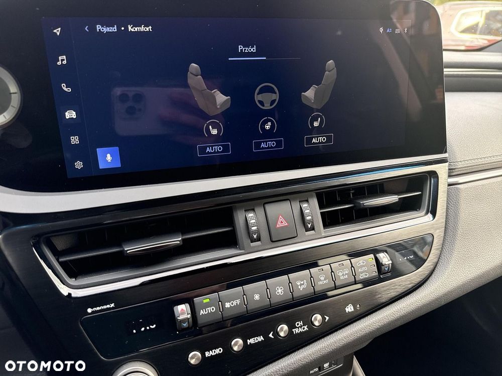 Lexus ES 300h Business Edition - 21