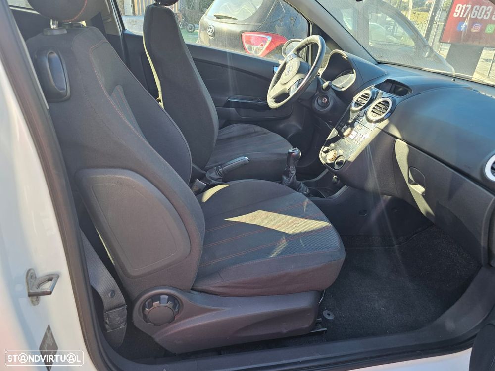 Opel Corsa 1.2 Black Edition 129g - 10