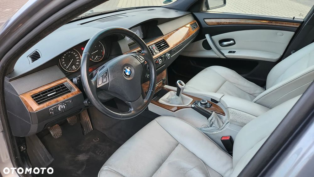 BMW Seria 5 - 25