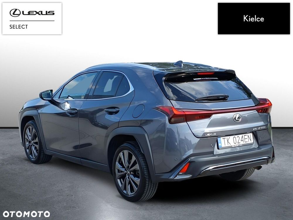 Lexus UX 300h F Sport Design AWD - 4