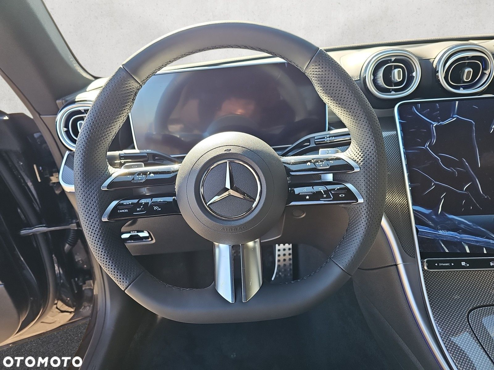 Mercedes-Benz CLE - 14