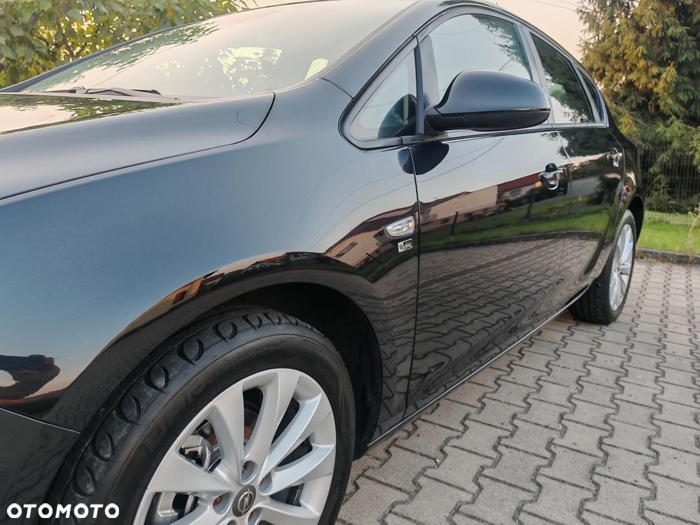 Opel Astra 1.4 Turbo 150 Jahre - 12