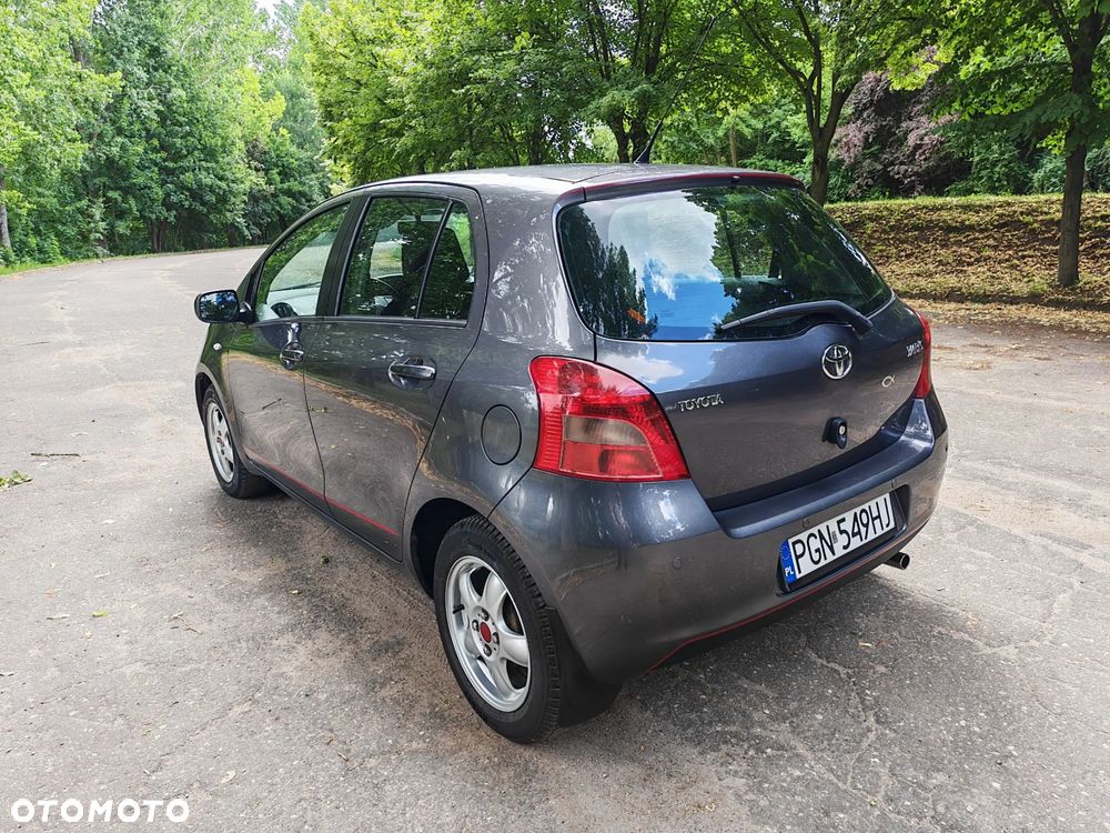 Toyota Yaris 1.0 VVT-i - 9