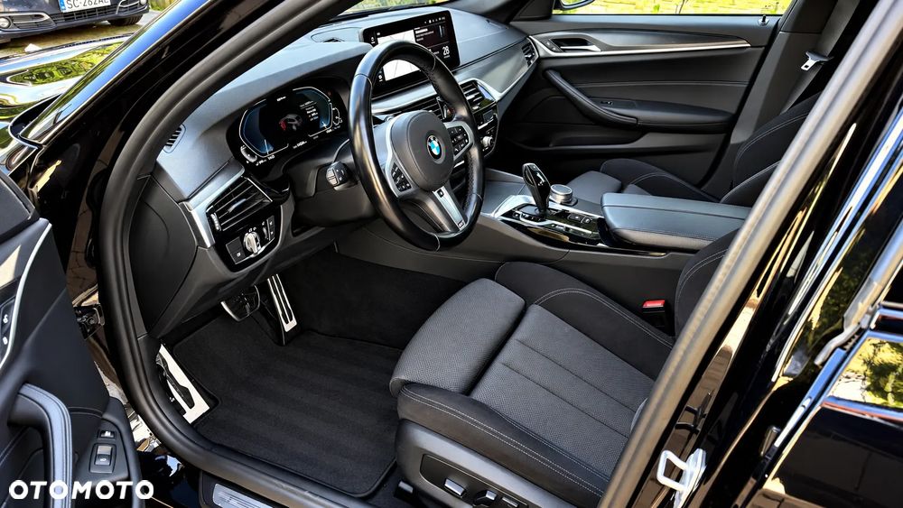 BMW Seria 5 530e M Sport Edition - 13