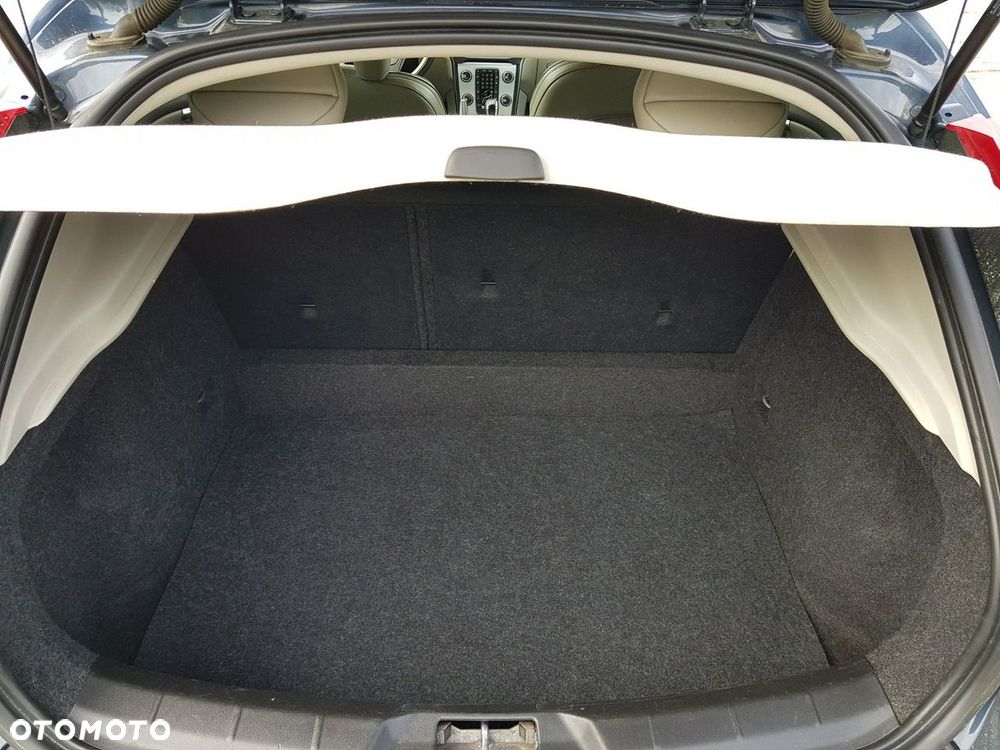 Volvo V40 D3 Ocean Race - 14