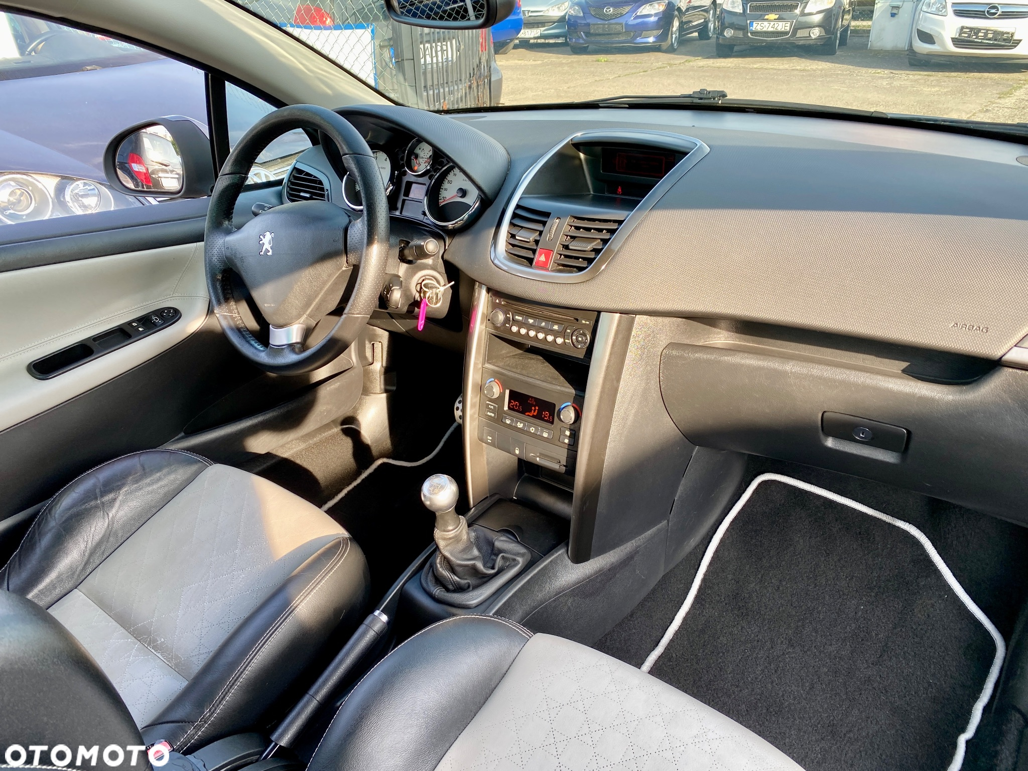 Peugeot 207 CC 120 VTi Roland Garros - 10
