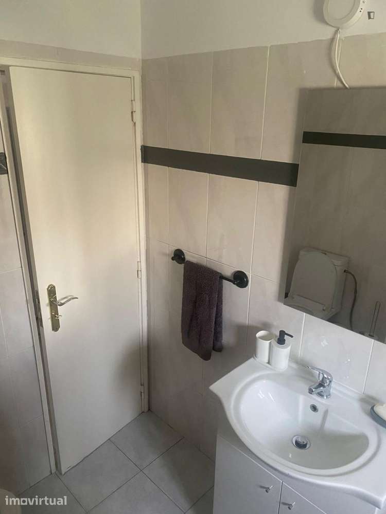 Quarto - localizado em Olivais Lisbon - Grande imagem: 4/8