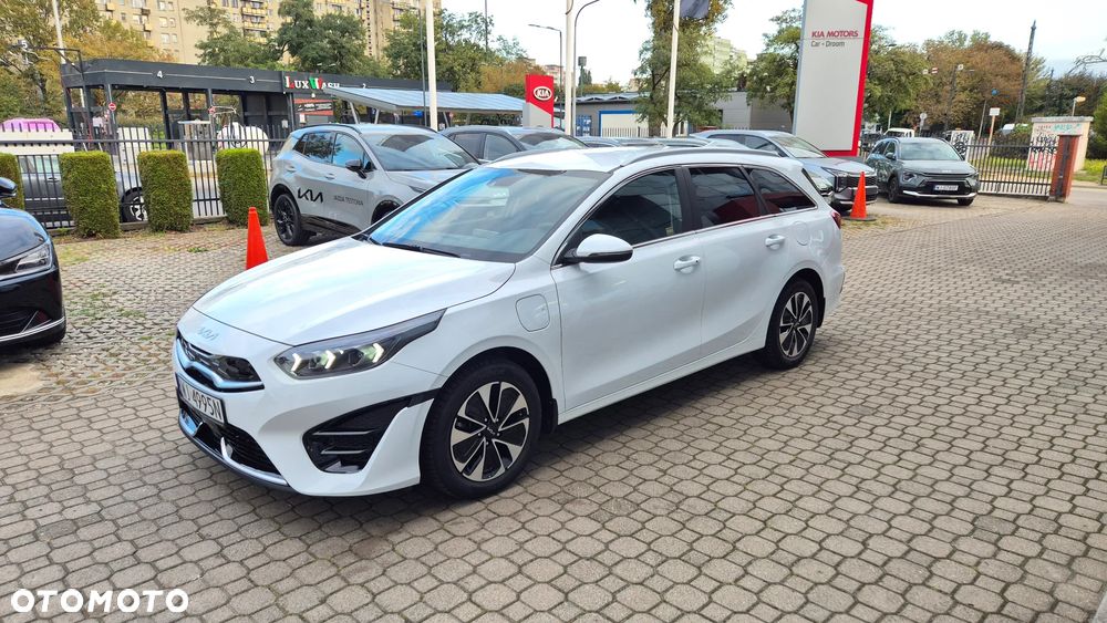 Kia Ceed 1.6 GDI PHEV L DCT - 10