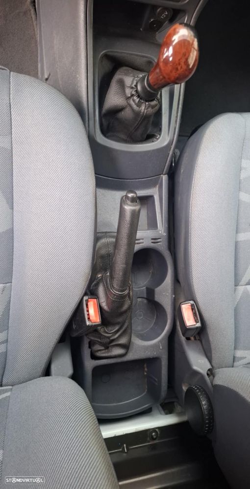 Ford CONNECT 1.8 TDCI - 19