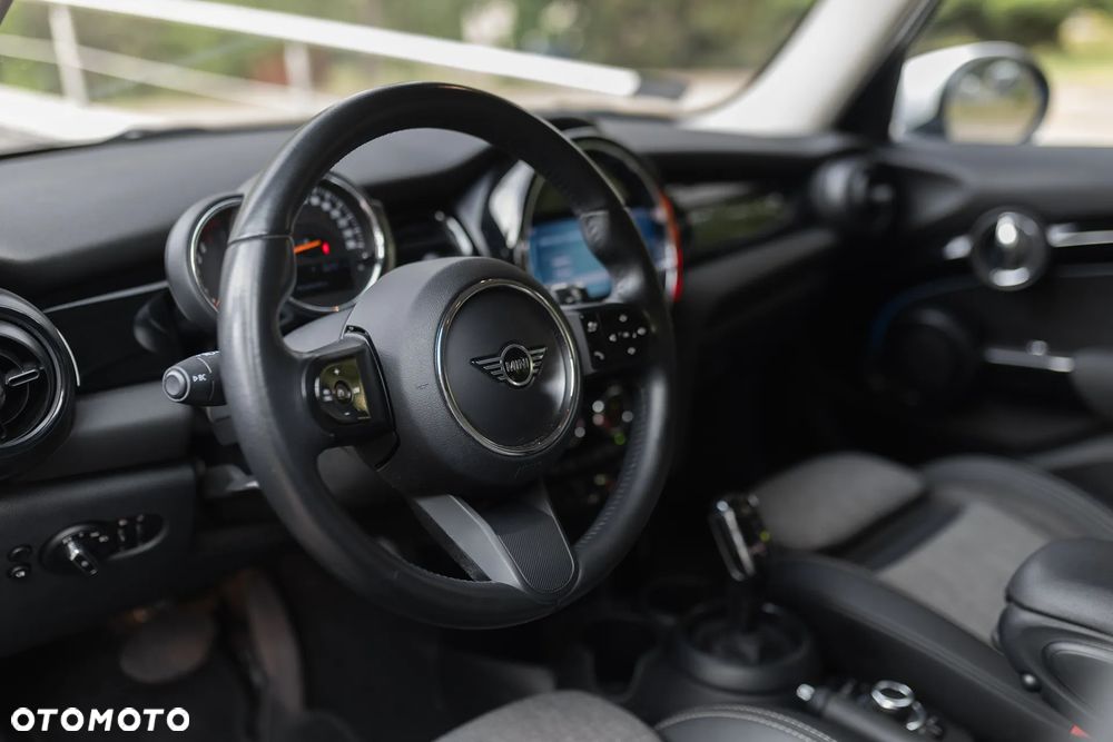 MINI Cooper Standard - 15