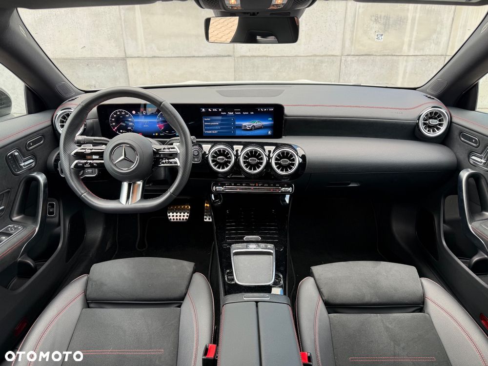 Mercedes-Benz CLA 200 AMG Line 7G-DCT - 7