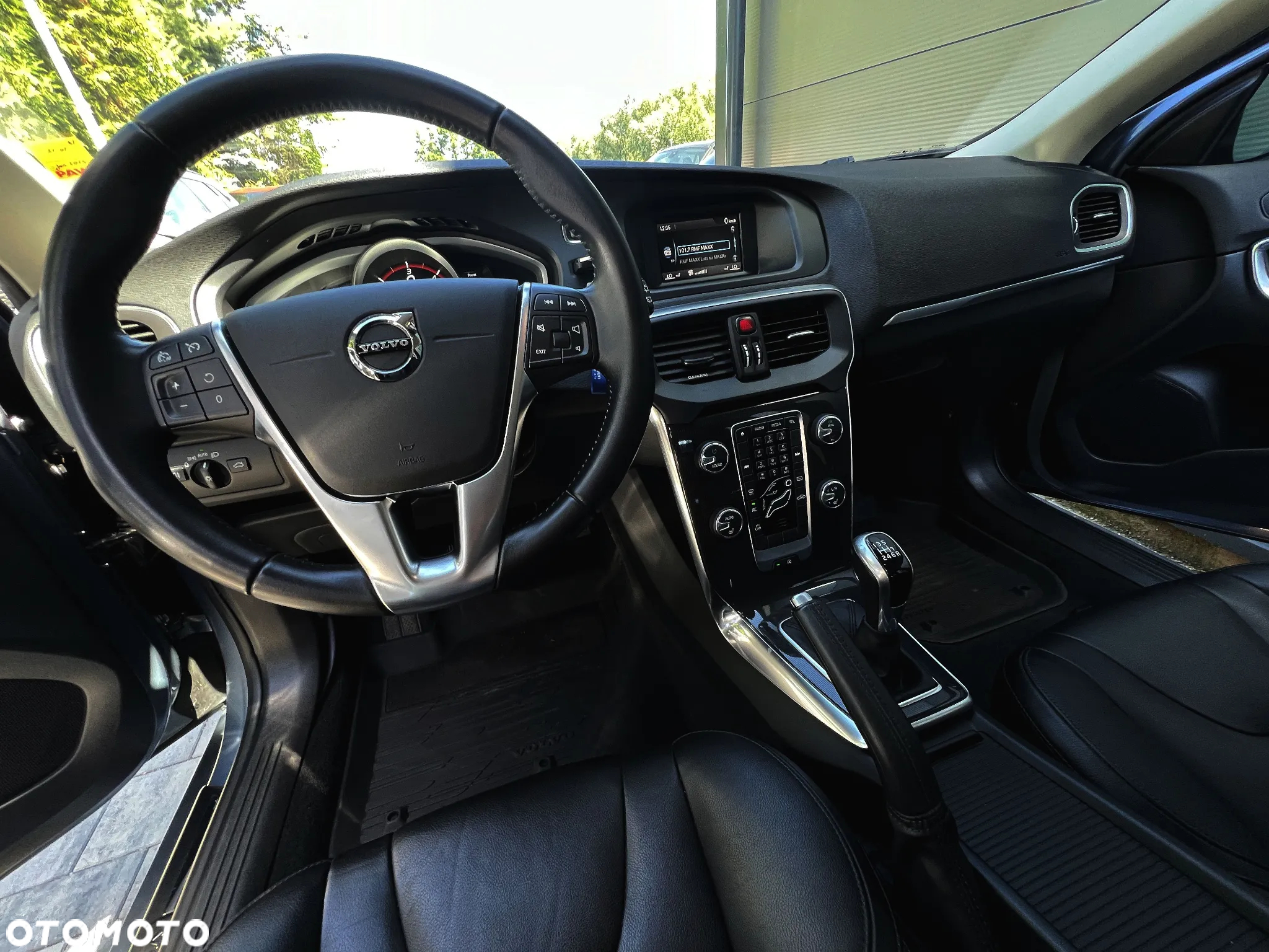Volvo V40 - 24