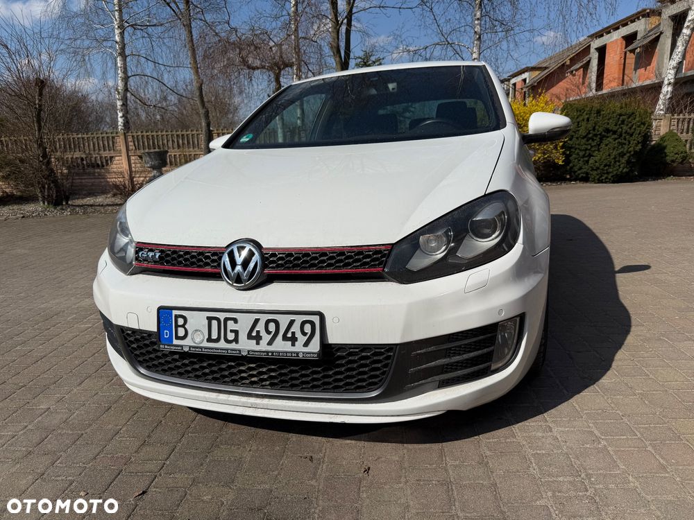 Volkswagen Golf 2.0 GTI adidas