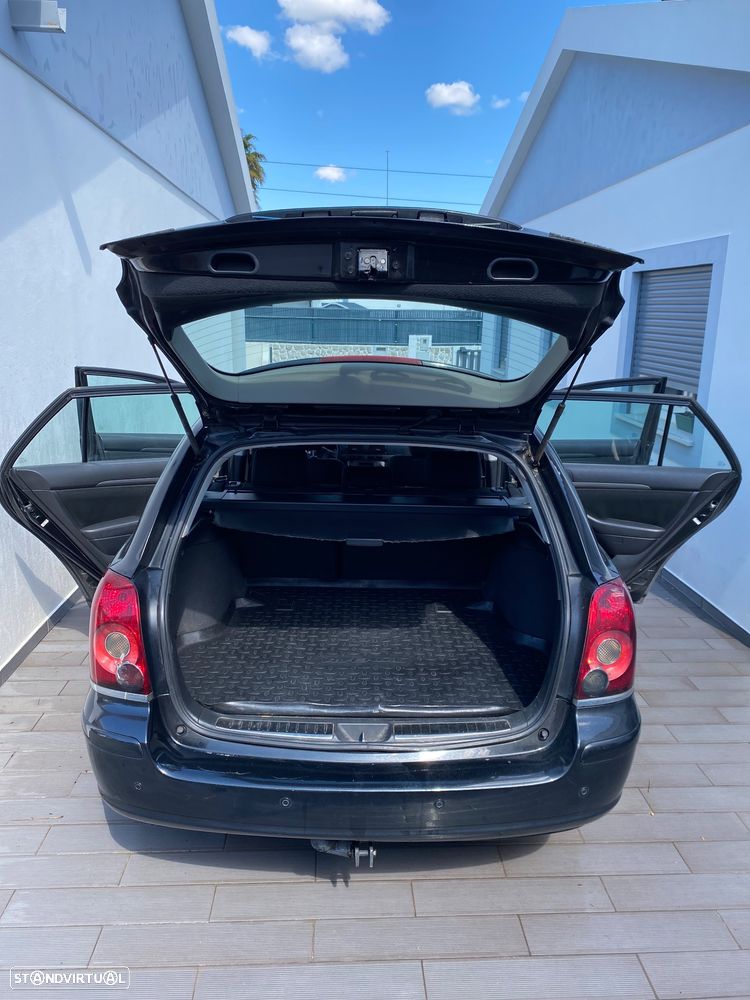 Toyota Avensis SW 2.0 D-4D - 10