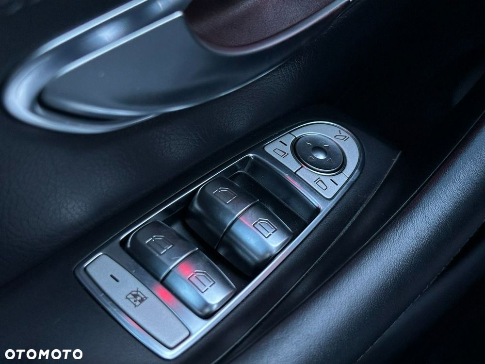 Mercedes-Benz CLS - 32