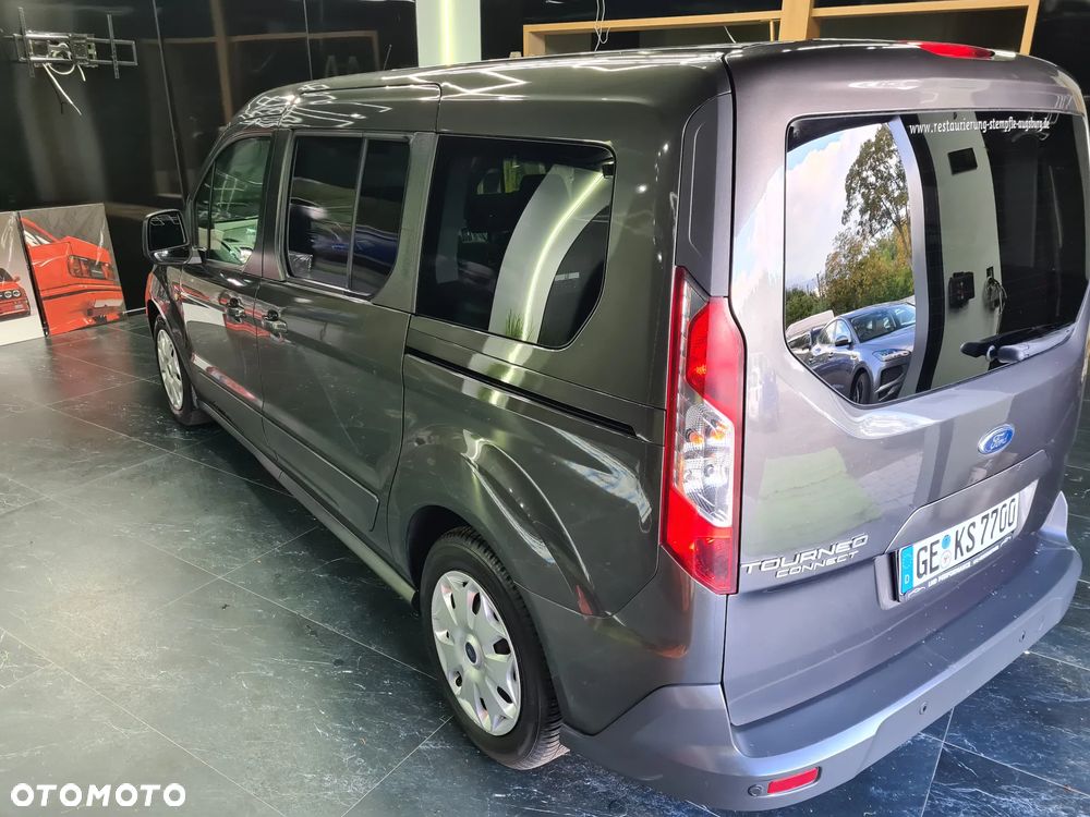 Ford Tourneo Connect Grand - 27