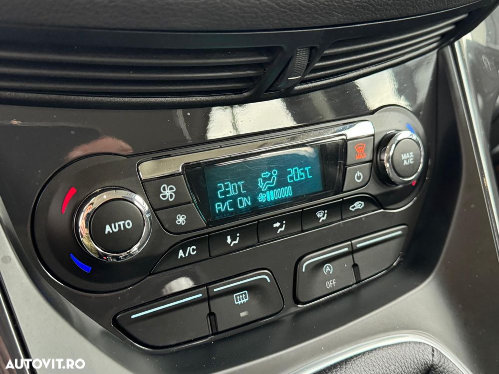 Ford Kuga 1.6 EcoBoost 2x4 Titanium - 23