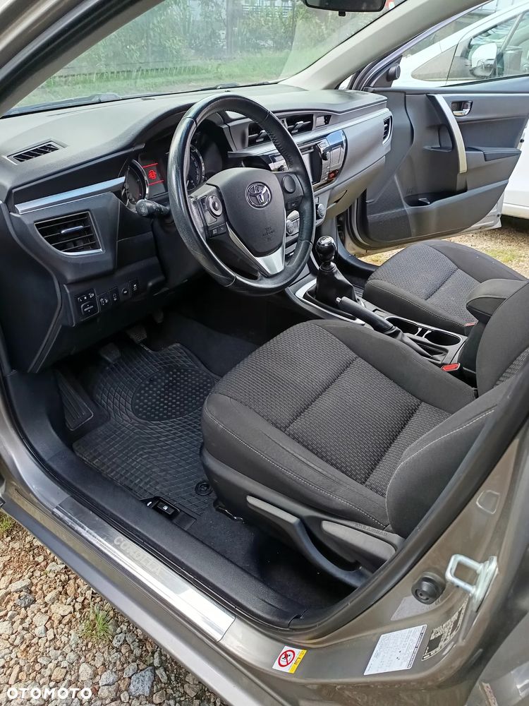 Toyota Corolla 1.4 D-4D Premium - 14