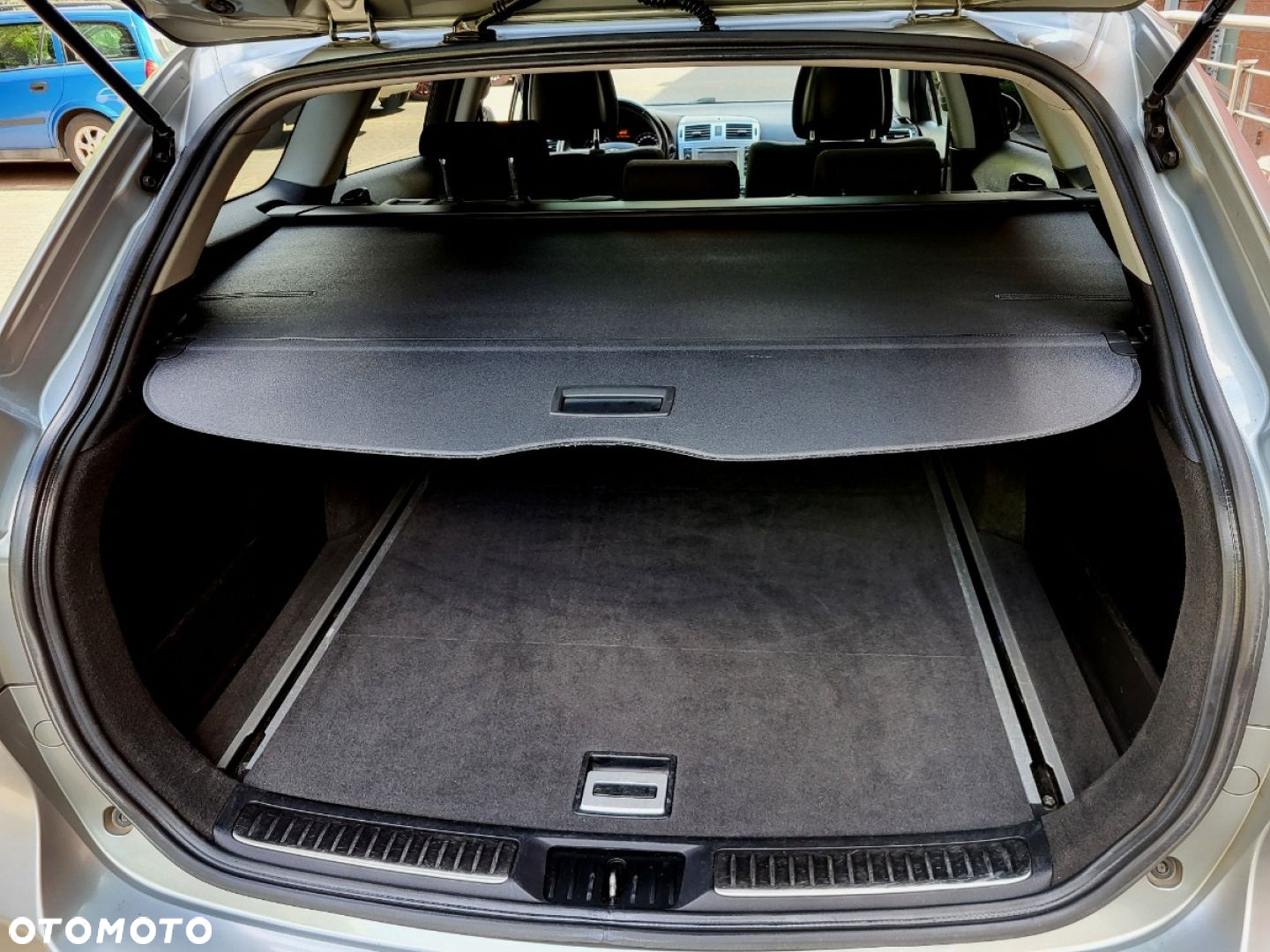 Toyota Avensis - 17