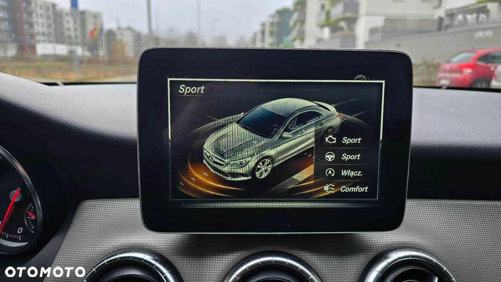 Mercedes-Benz CLA 250 4Matic 7G-DCT AMG Line - 18