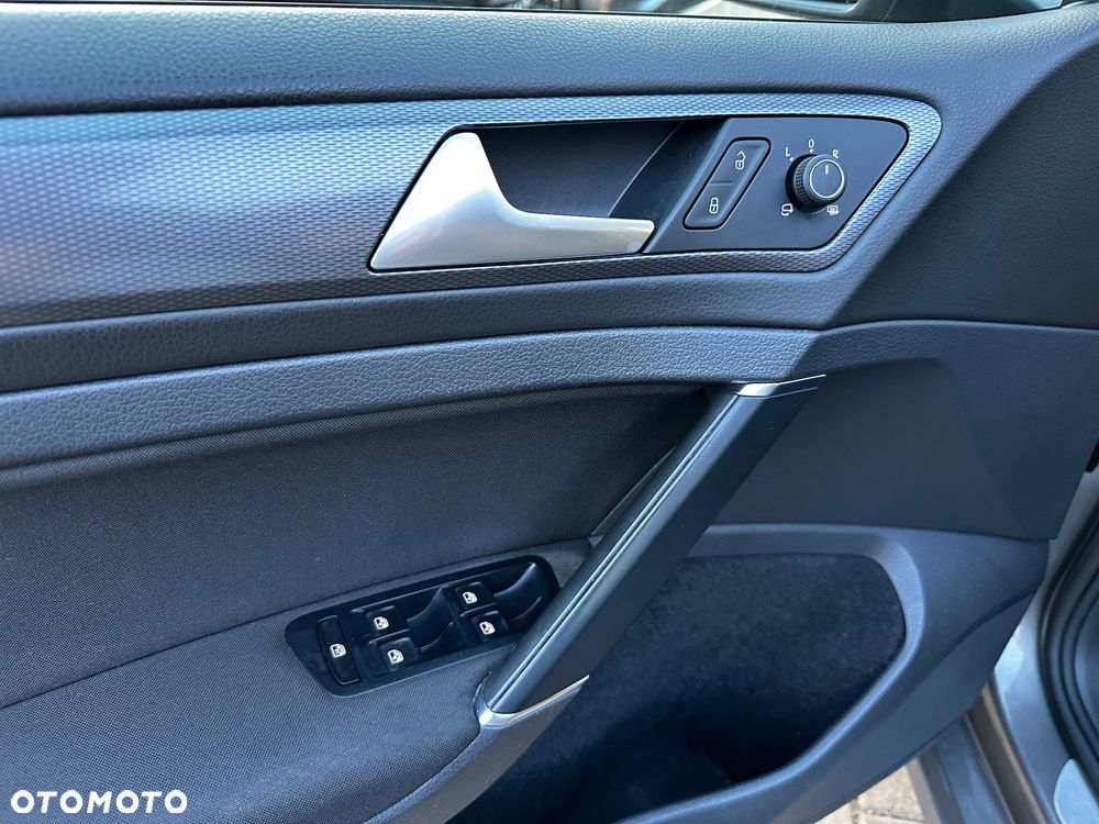 Volkswagen Golf 1.6 TDI BlueMotion Technology DSG Lounge - 29