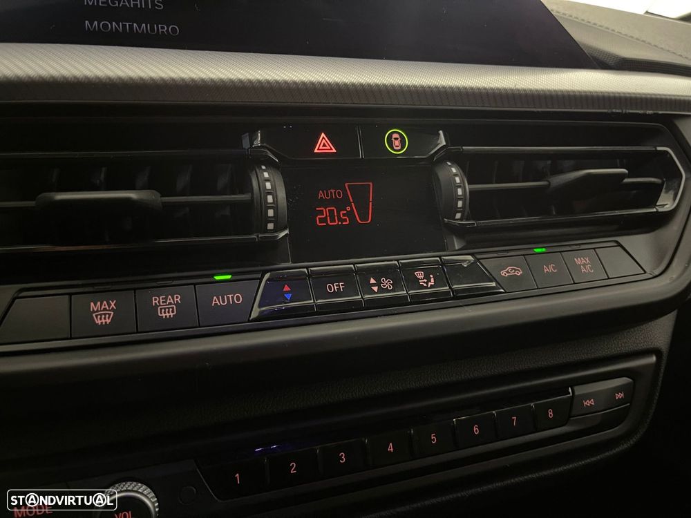 BMW 116 d Pack Desportivo M - 31