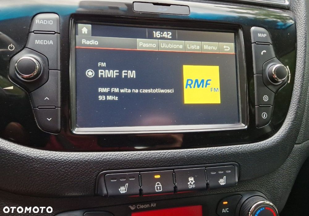 Kia Ceed - 32