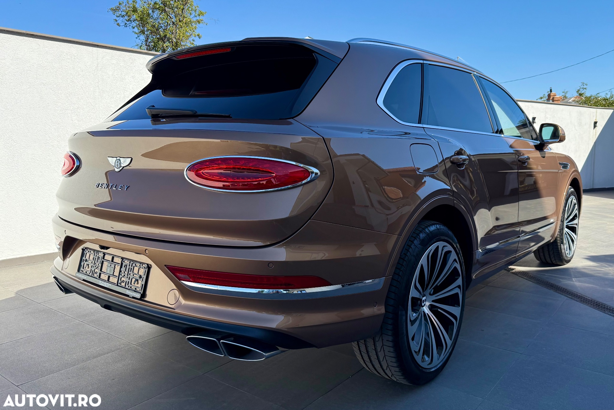 Bentley Bentayga - 8