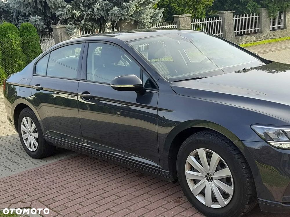 Volkswagen Passat - 4