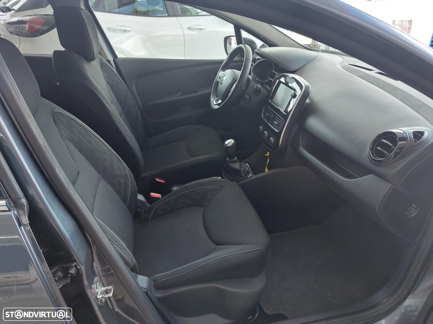 Renault Clio Sport Tourer 0.9 TCe Limited - 36