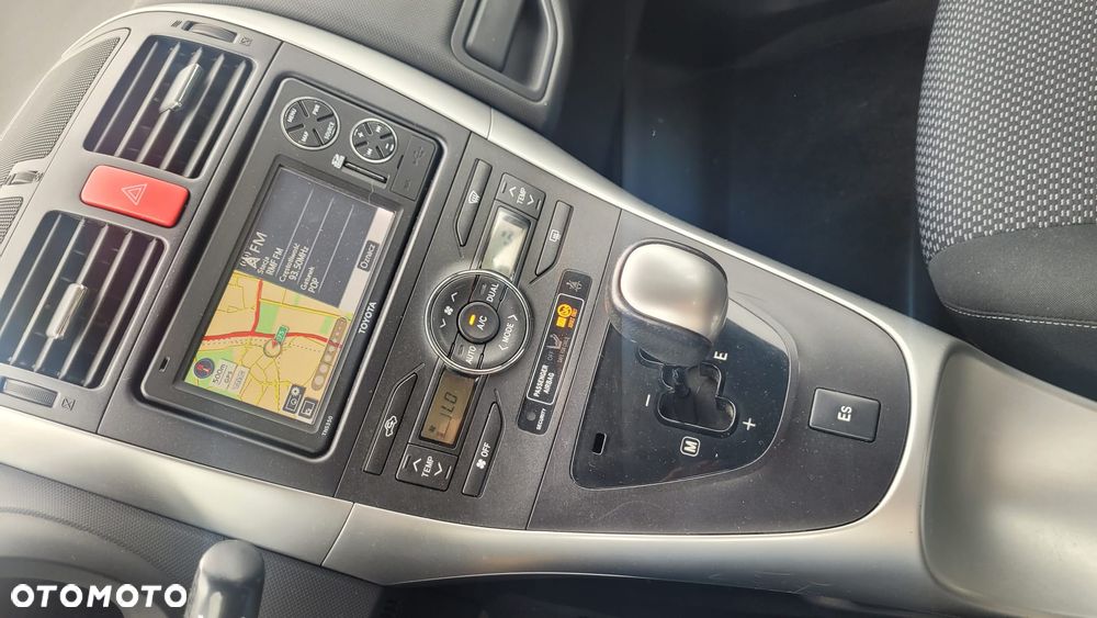 Toyota Auris 1.4 D-4D Premium MM - 24