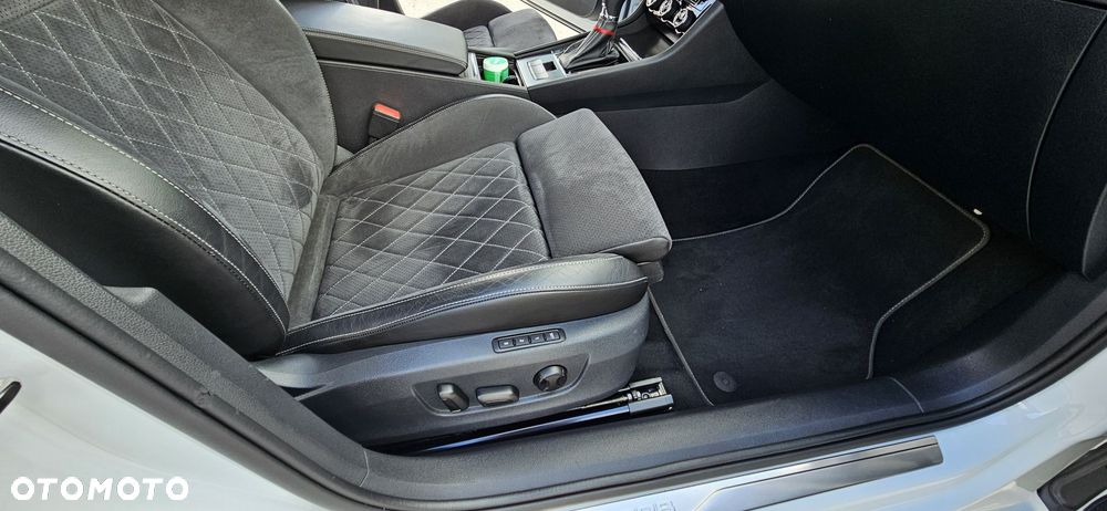 Skoda Superb 2.0 TDI DSG Sportline - 24