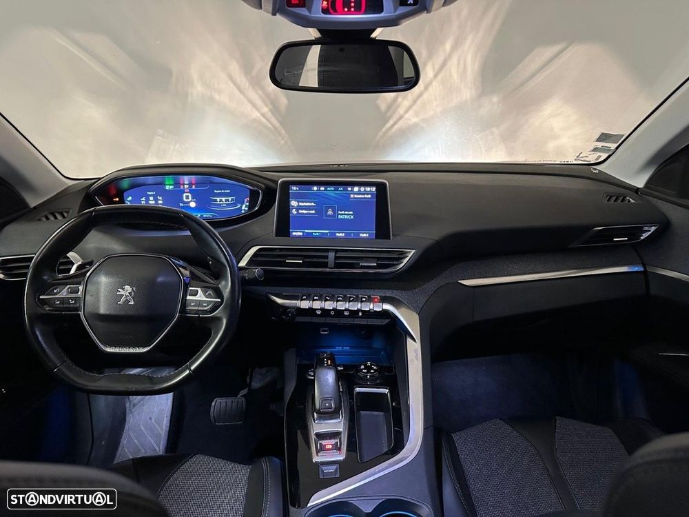 Peugeot 3008 1.2 PureTech Allure EAT6 - 7