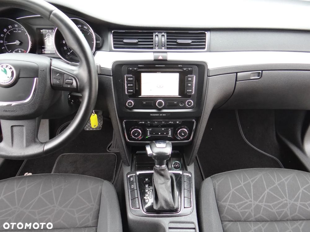 Skoda Superb 2.0 TDI DSG FAMILY - 27