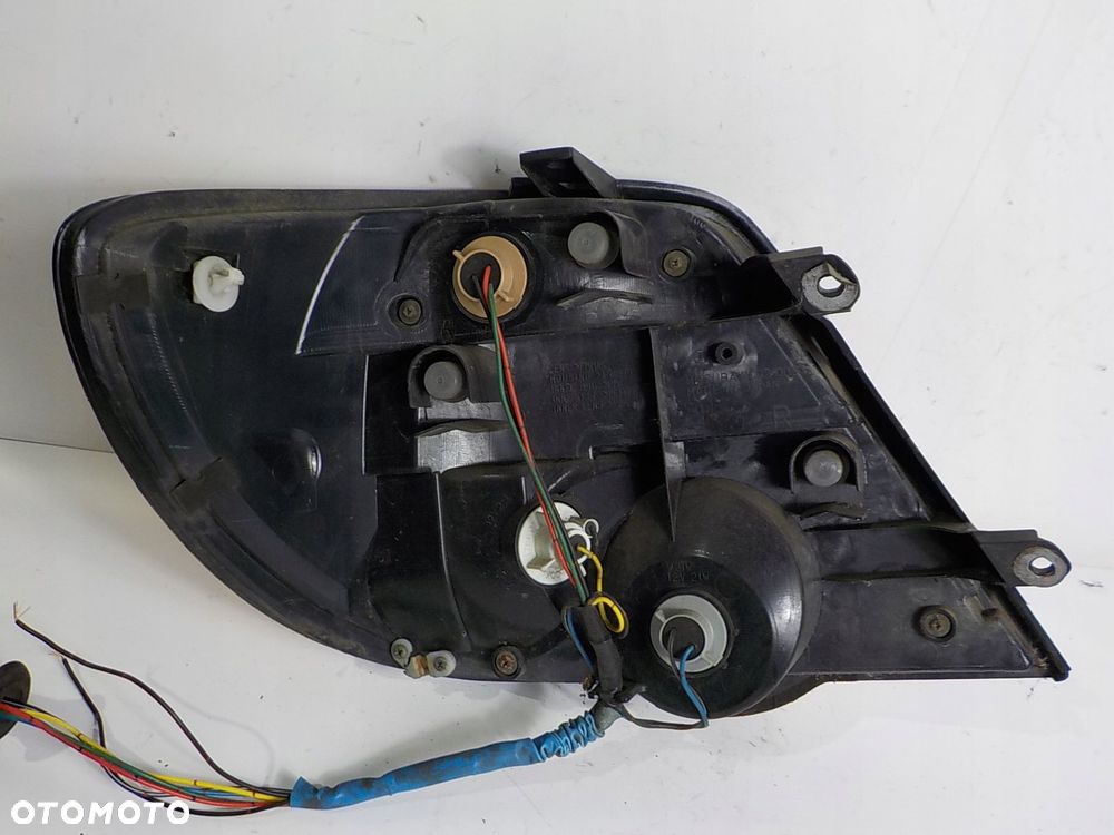 SUBARU IMPREZA II GD LAMPA PRAWA TYŁ TYLNA UK - 3