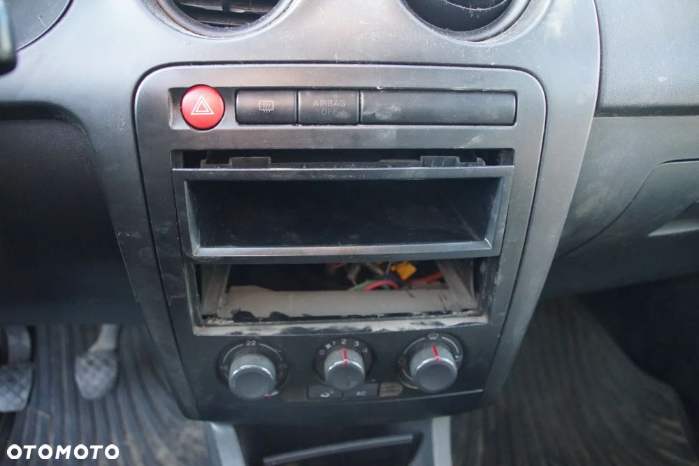 Auto na części - Seat Ibiza III 1.2 12V 64 KM AZQ GSB LS7N 2003R Silnik Skrzynia Drzwi Maska Klapa Zderzak Błotnik Szyba Lusterko Klamka Lampa Deska Kokpit Sterownik Moduł Czujnik Licznik Panel Kierownica - 12