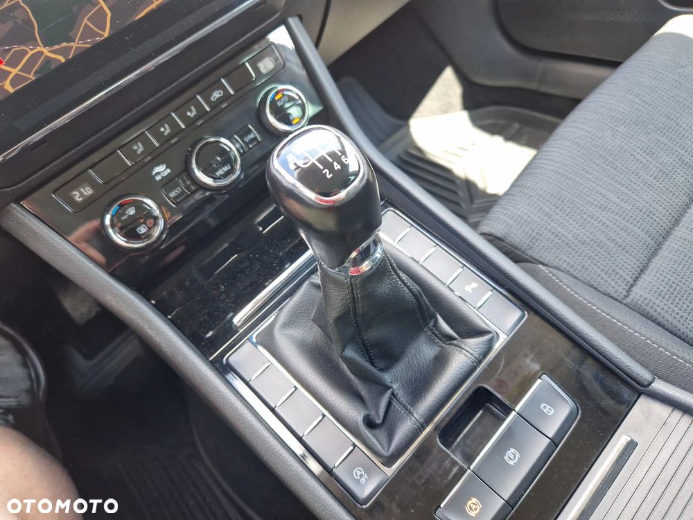 Skoda Superb 2.0 TDI Style - 24