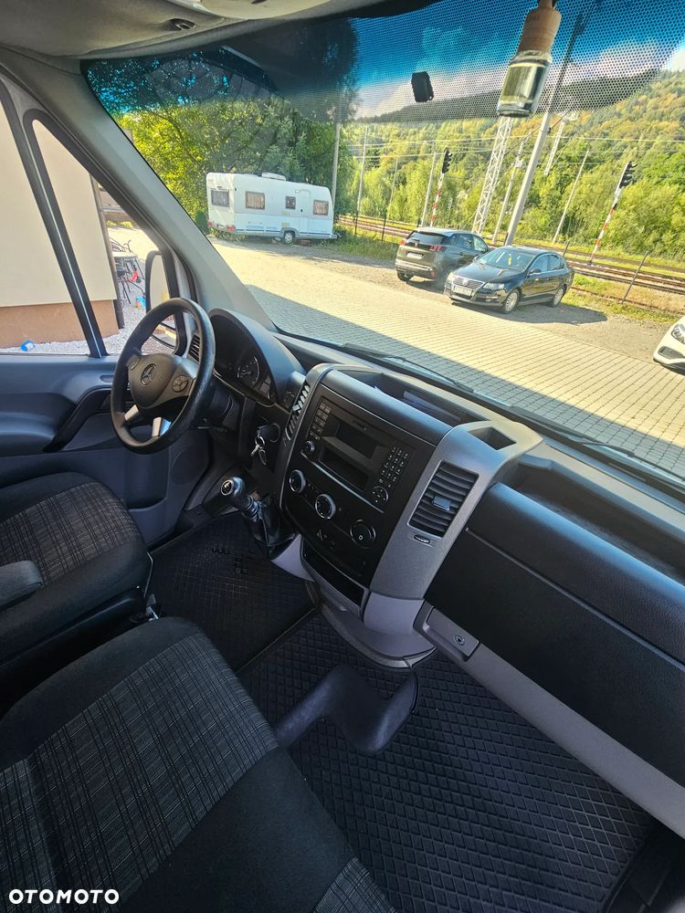 Mercedes-Benz Sprinter 319 - 17