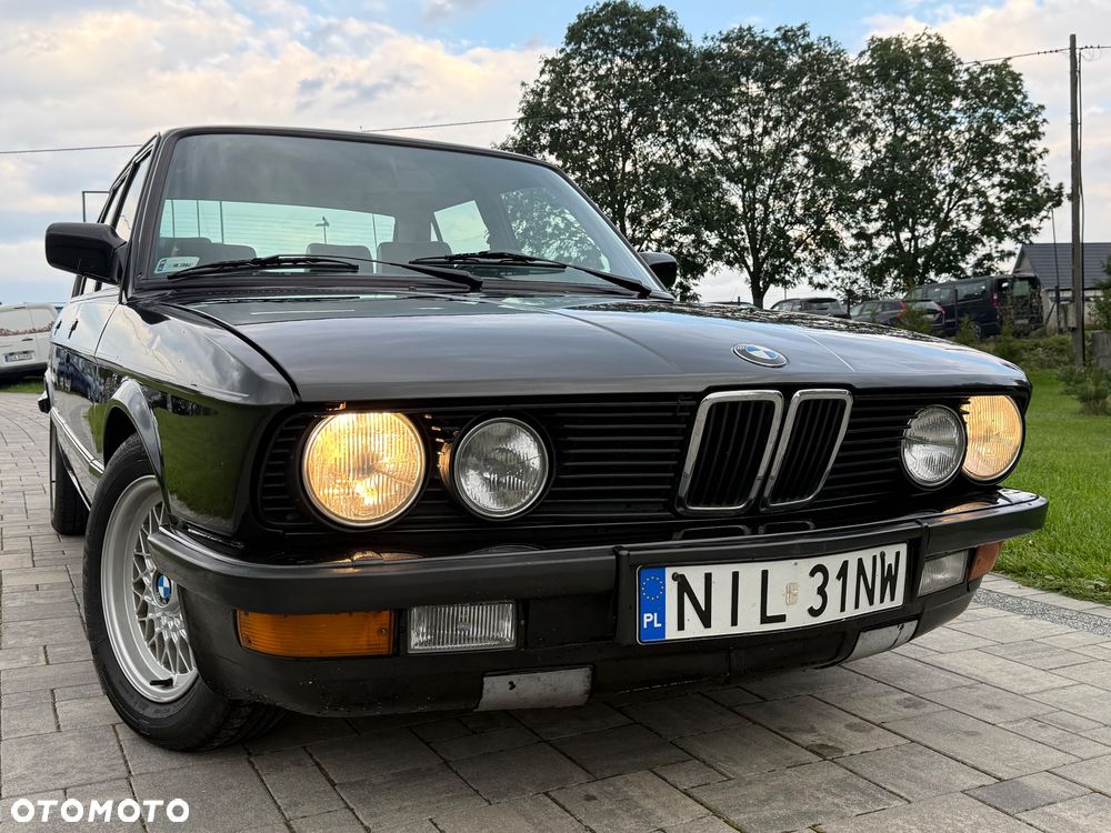 BMW Seria 5 525 i - 2