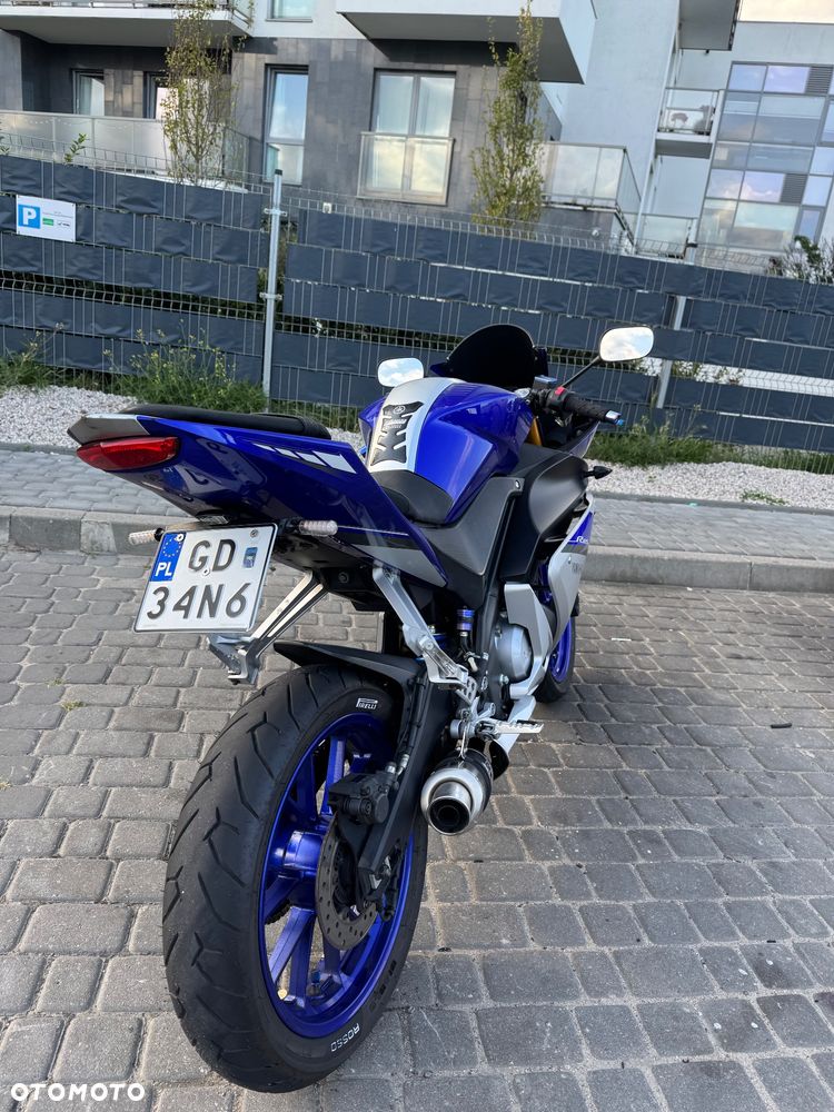 Yamaha YZF - 4