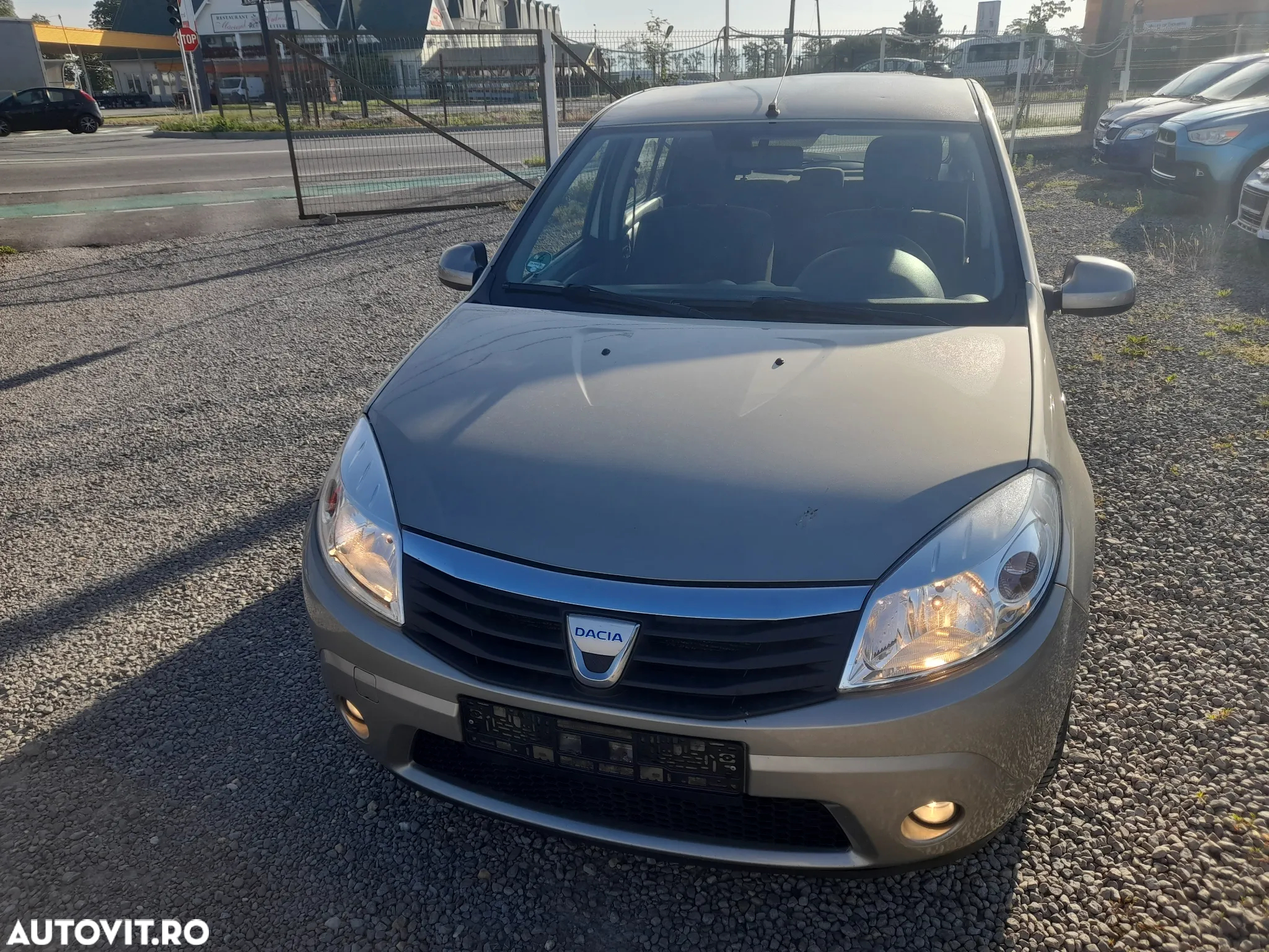 Dacia Sandero 1.2 16V 75 Laureate - 2