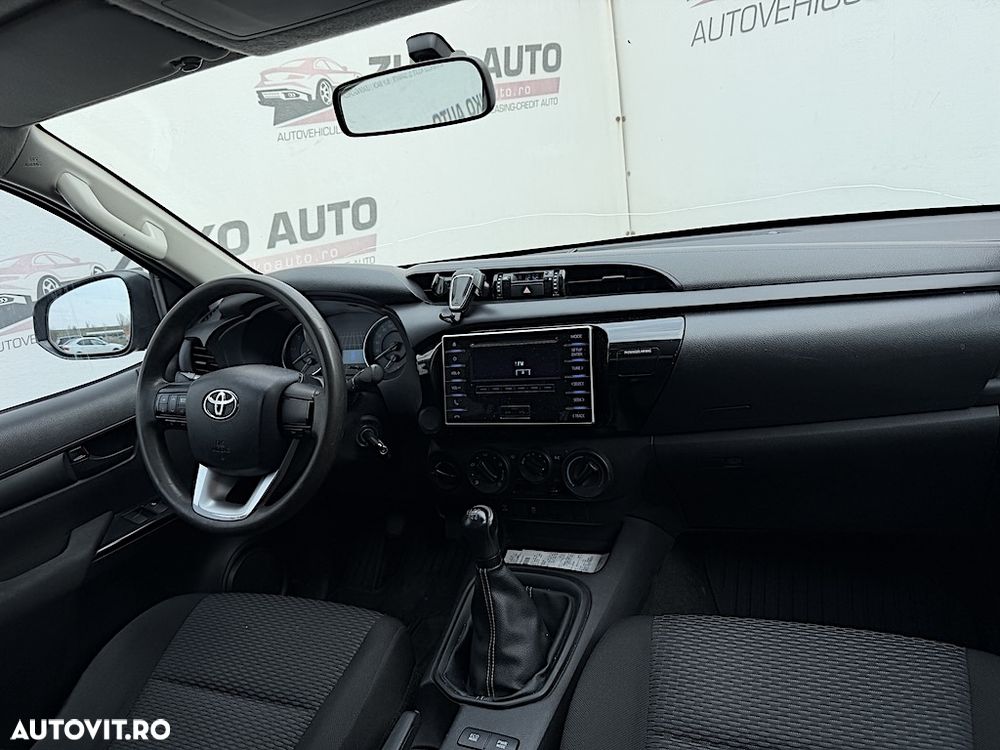 Toyota Hilux 4x4 Double Cab M/T Comfort - 10