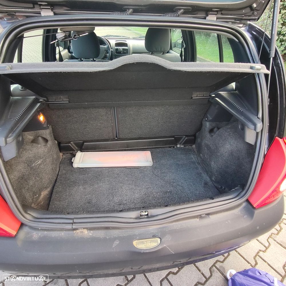 Renault Clio 1.2 16V SE Extreme - 19