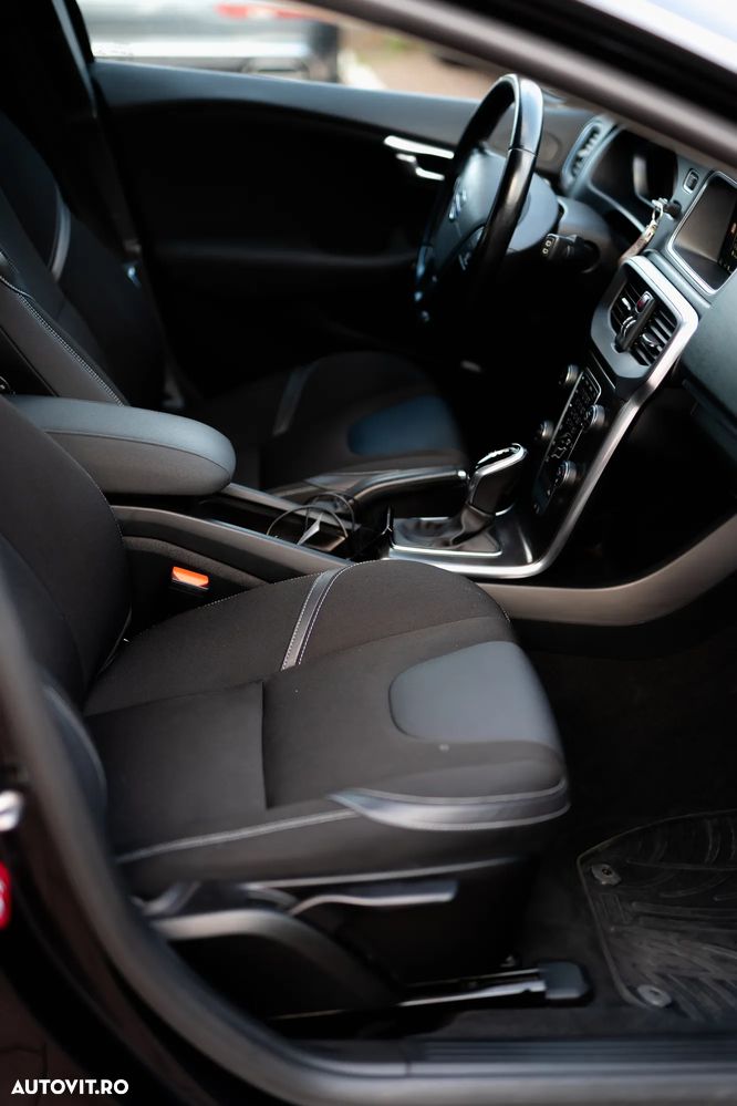 Volvo V40 T4 Powershift Momentum - 7