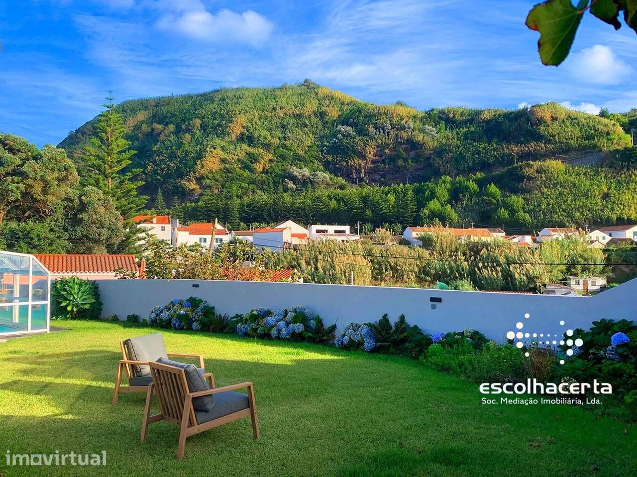Villa de luxo com piscina coberta e vista para o mar - Grande imagem: 2/60